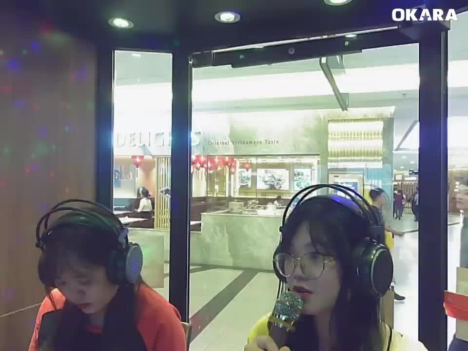 Có anh ở đây rồi