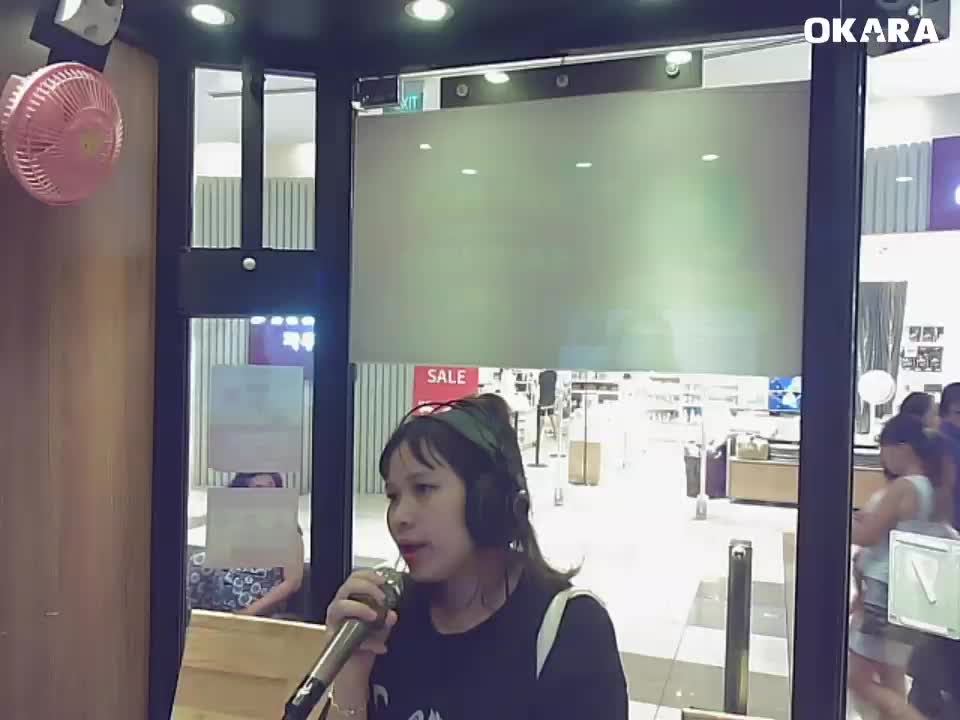 [Karaoke] Bụi Bay Vào Mắt - Phạm Quỳnh Anh