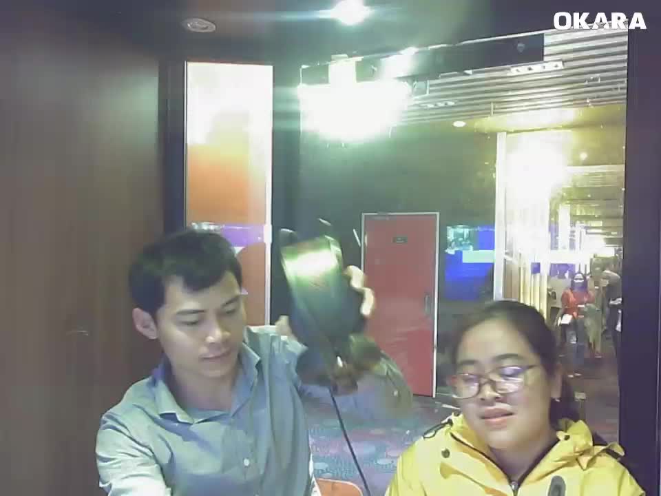 [Video karaoke] Cơn gió lạ - Phuong Linh ( Full)