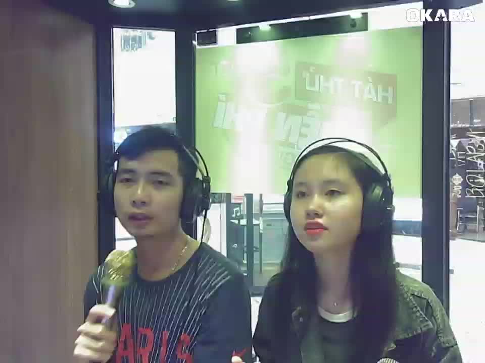 Người đứng sau hạnh phúc