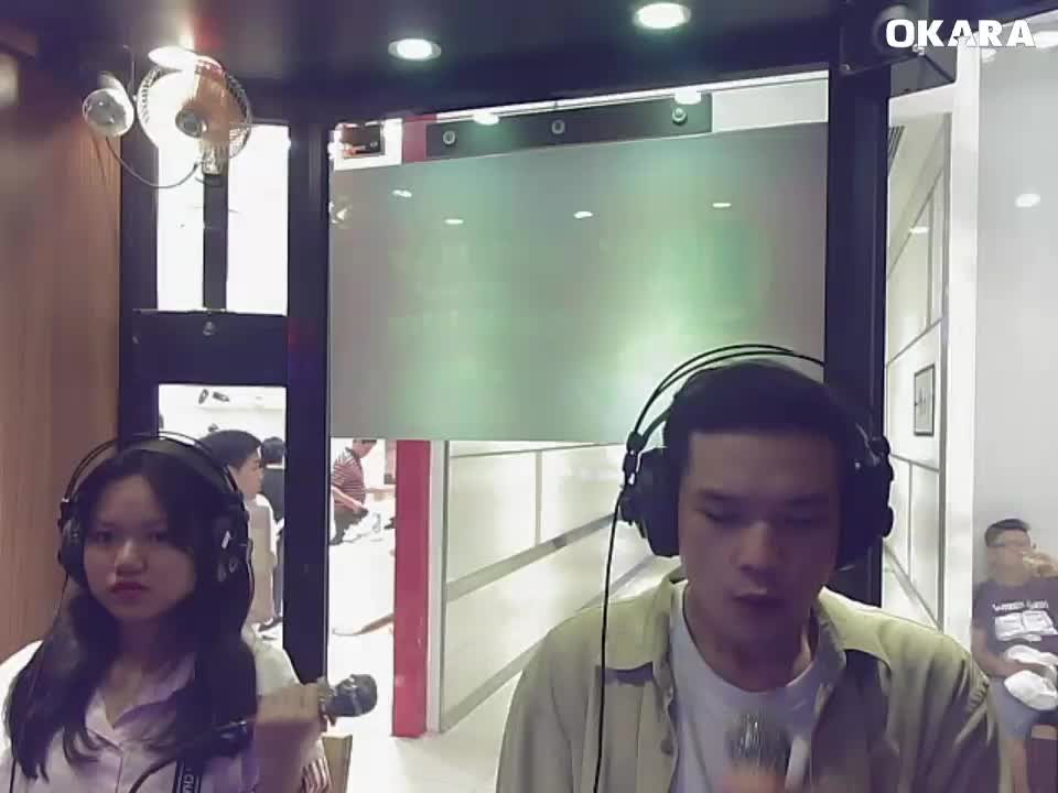 Cho em gần anh thêm chút nữa