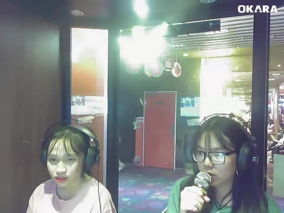 ba ke con nghe karaoke (tone nu)