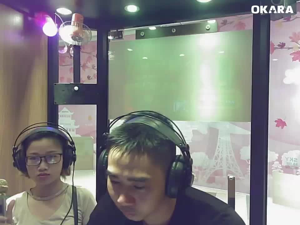 Đừng ai nhắc về anh ấy