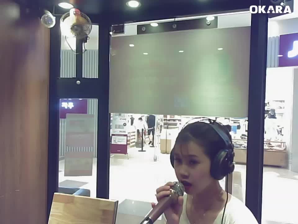 Đừng ai nhắc về anh ấy