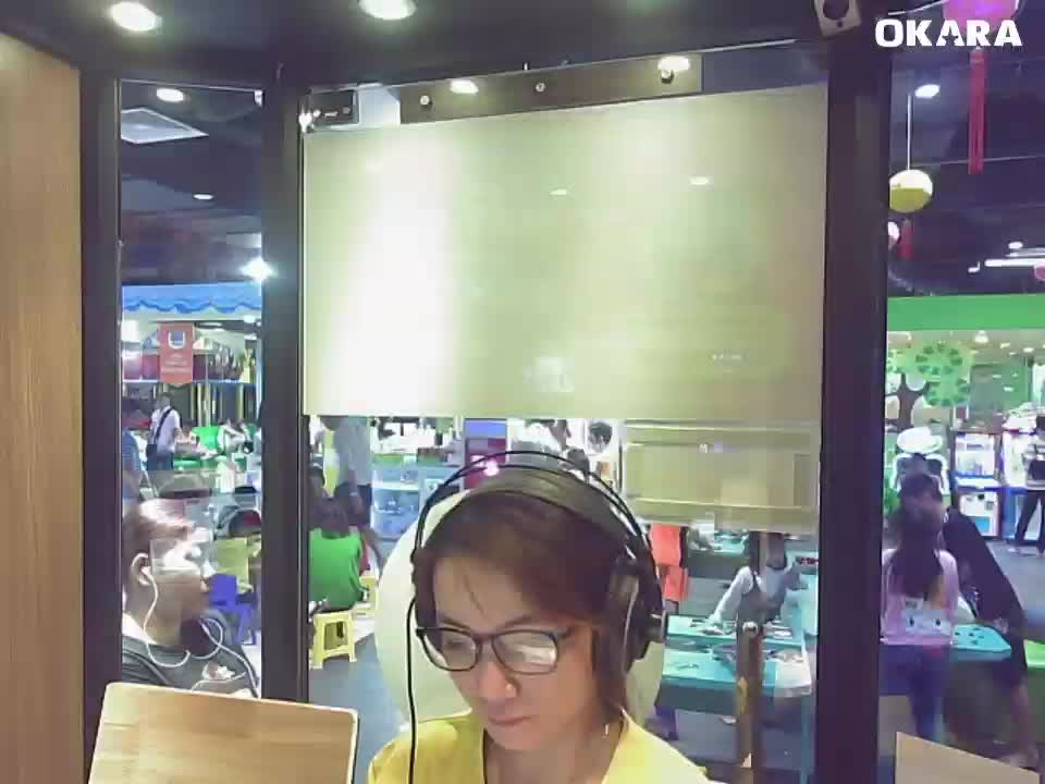 Đừng ai nhắc về anh ấy