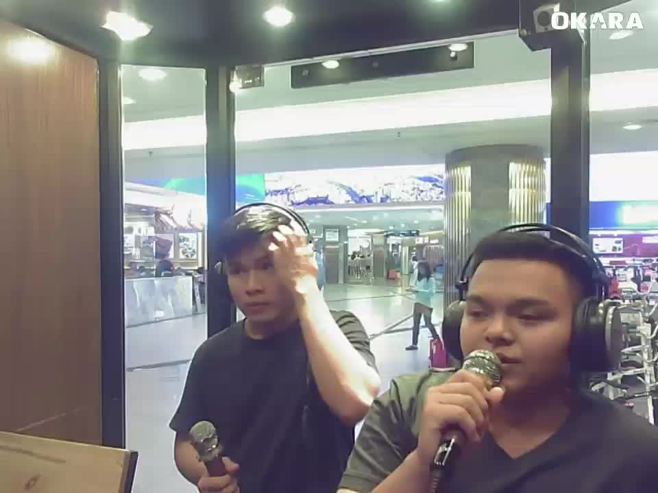 Trái tim bên lề