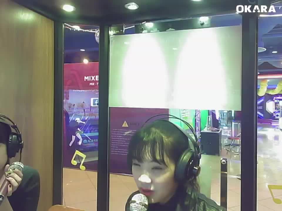 [Karaoke] Em Đã Thấy Anh Cùng Người Ấy - Hương Giang Idol