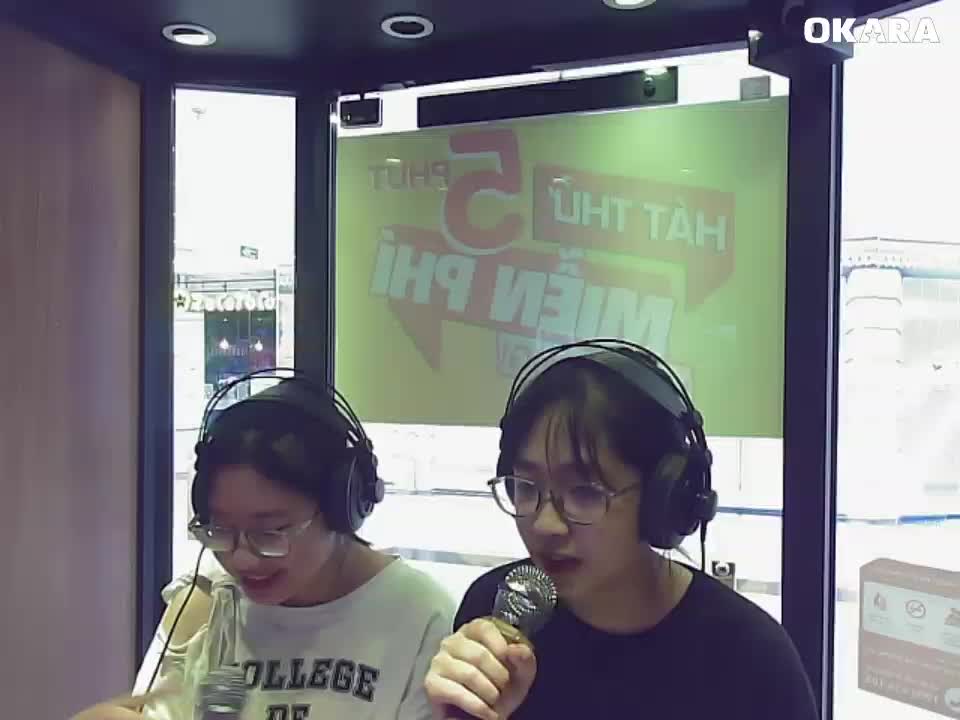 Tôi thấy hoa vàng trên cỏ xanh